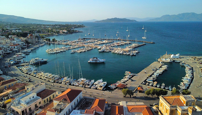 yacht--0
